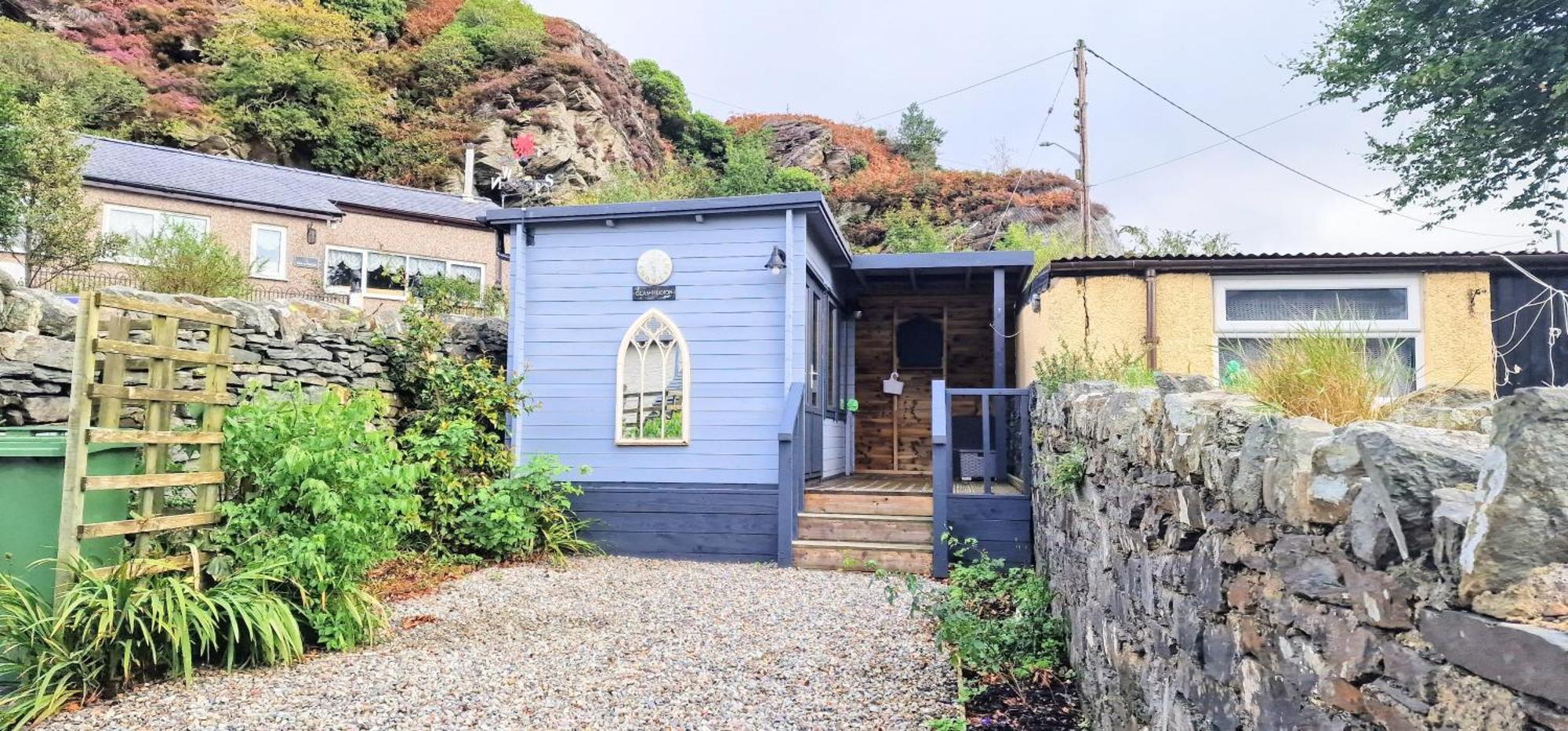 Cheerful 2 Bed Home With Mountain Views Blaenau Ffestiniog Exterior photo